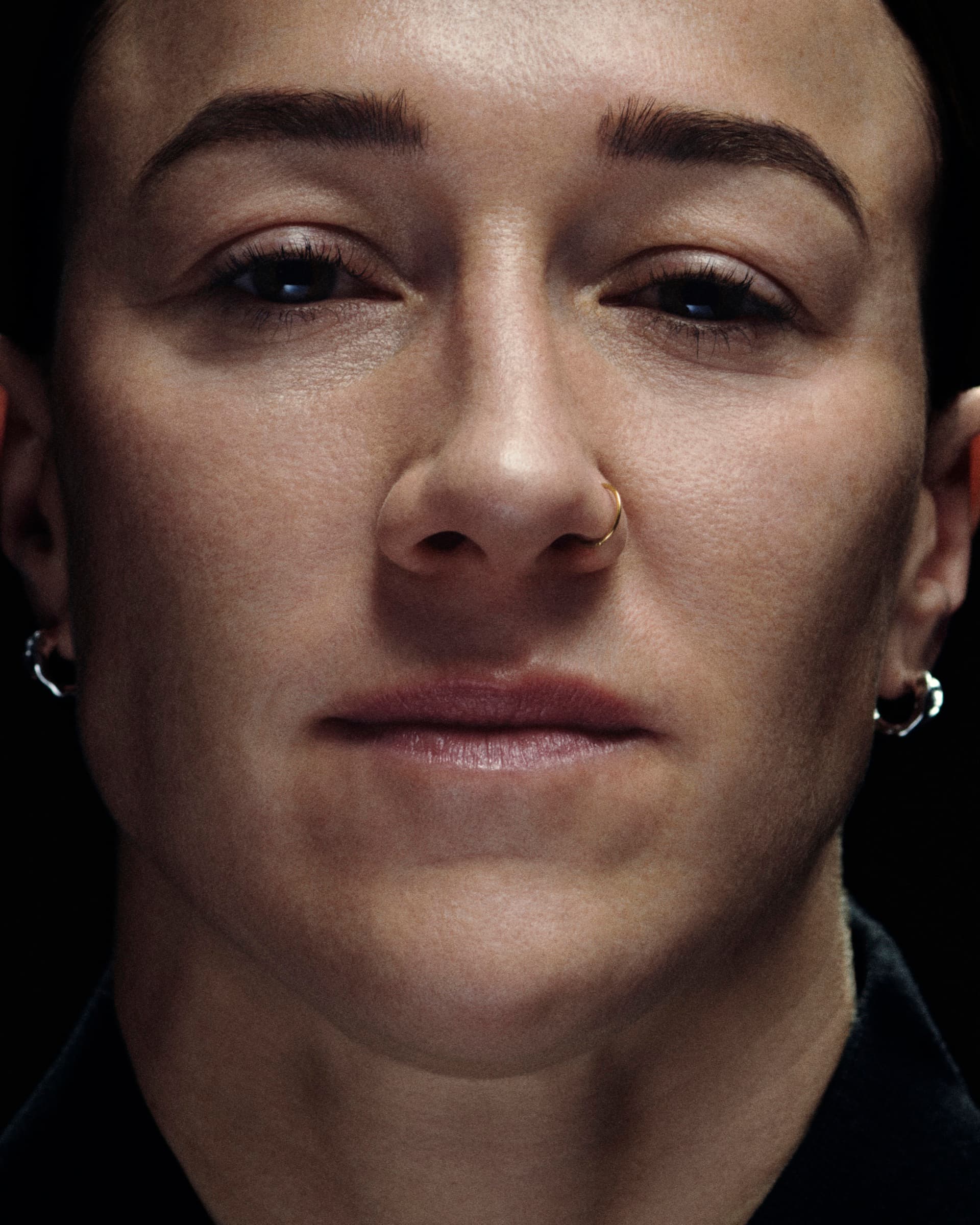 Lucy Bronze portrait in the SU25 England kit, Fear Nothing.
